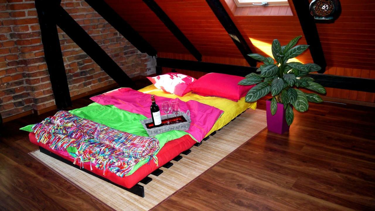 Old Attic House Apartment Polakowice Exterior photo